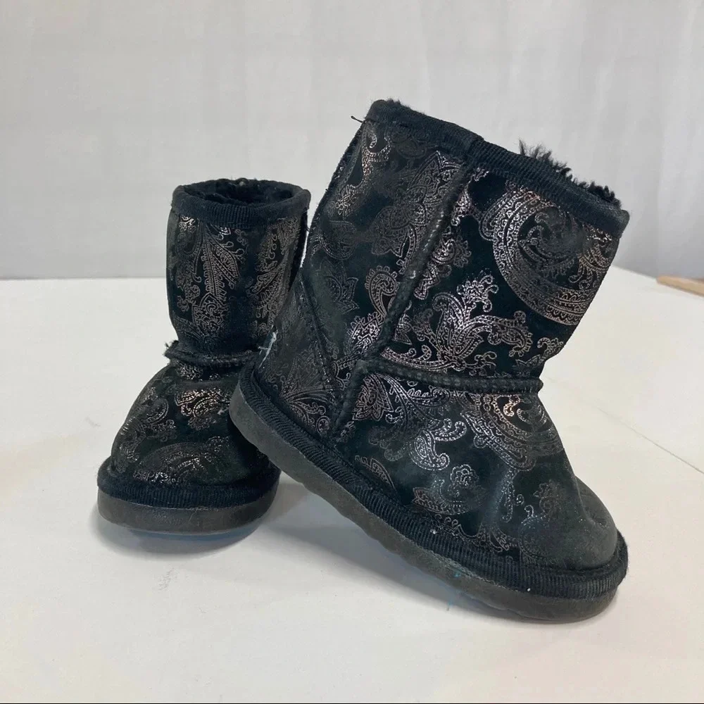 UGG Black and Gold Paisley 24 months boots fur lined